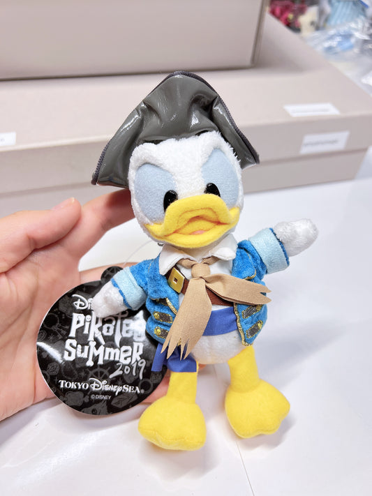 Disney Tokyo SEA 2019 pirates Summer Donald plush keychain badge , with tag pristine condition, available on hand