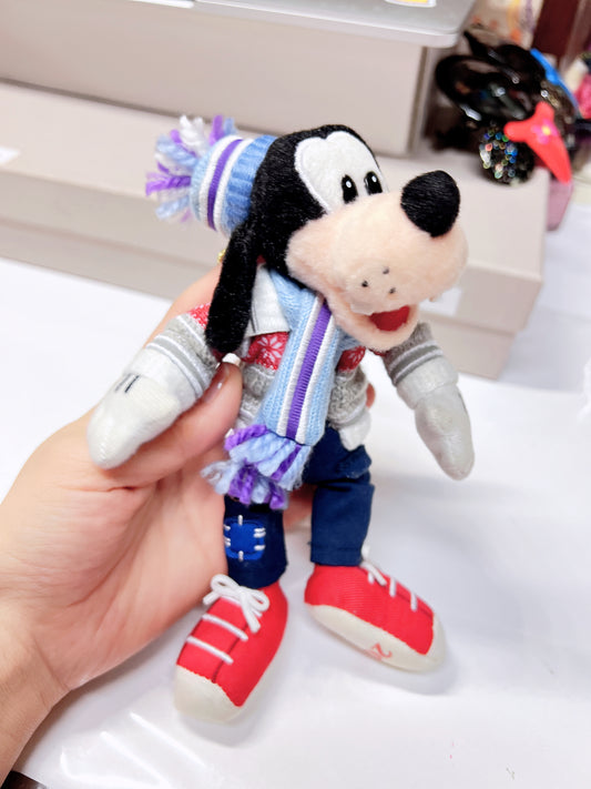 Disney Tokyo Resort Goofy 2019 plush keychain Badge Christmas Pre-owned in excellent condition