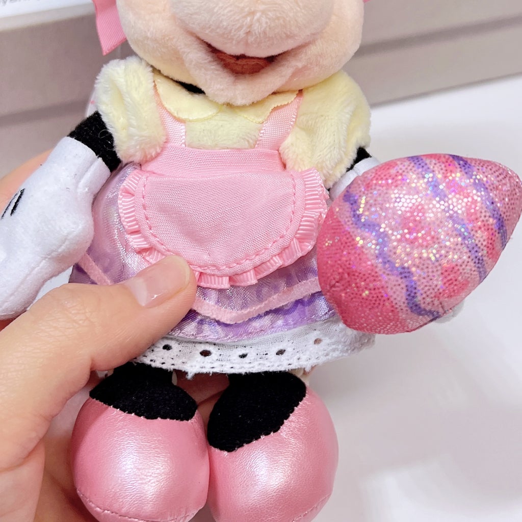 2022 Easter Minnie holding a pink egg plush keychain badge BNWT available on hand